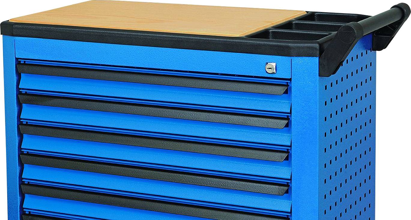 Armoire à outils bleue sur roulettes, équipée de plusieurs tiroirs et d'un couvercle en bois, avec un motif perforé sur le côté pour la fixation d'accessoires.