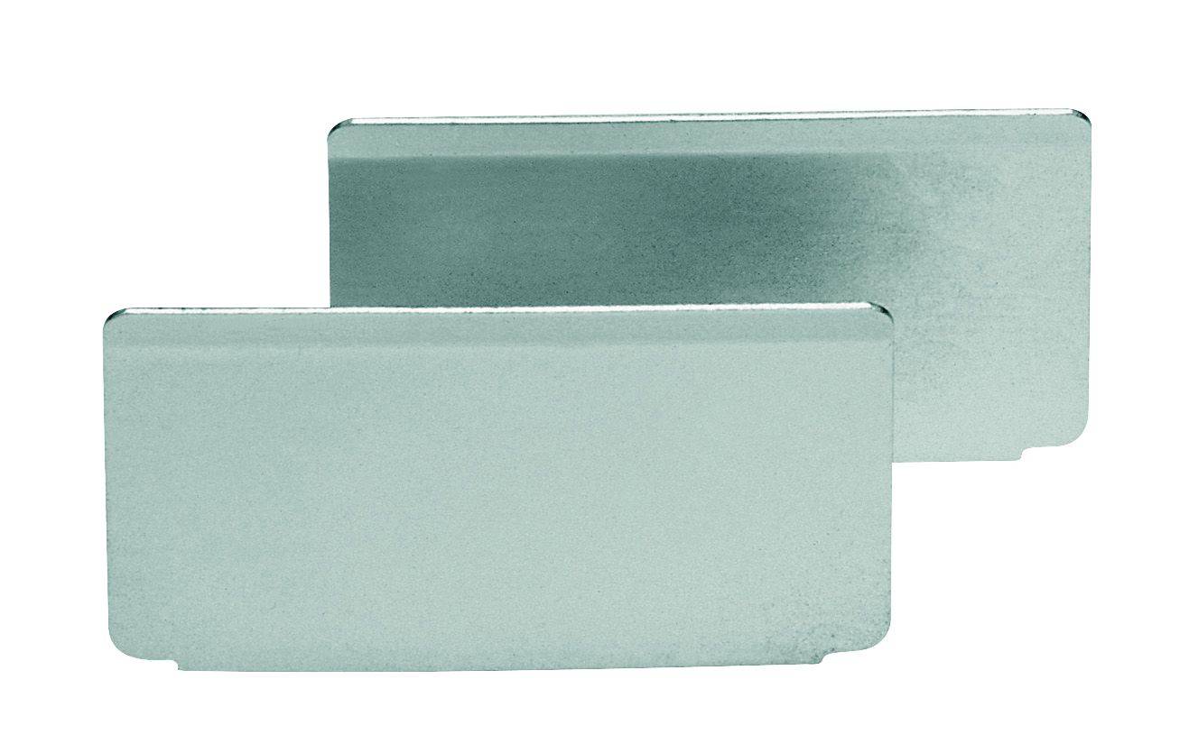 Deux plaques métalliques rectangulaires identiques côte à côte sur un fond blanc.