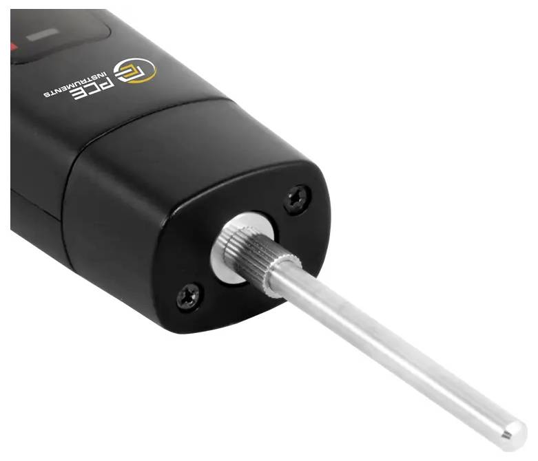 Une image en gros plan d'un appareil électronique noir avec une sonde métallique argentée s'étendant vers l'extérieur, probablement destinée à des fins de mesure ou de test.