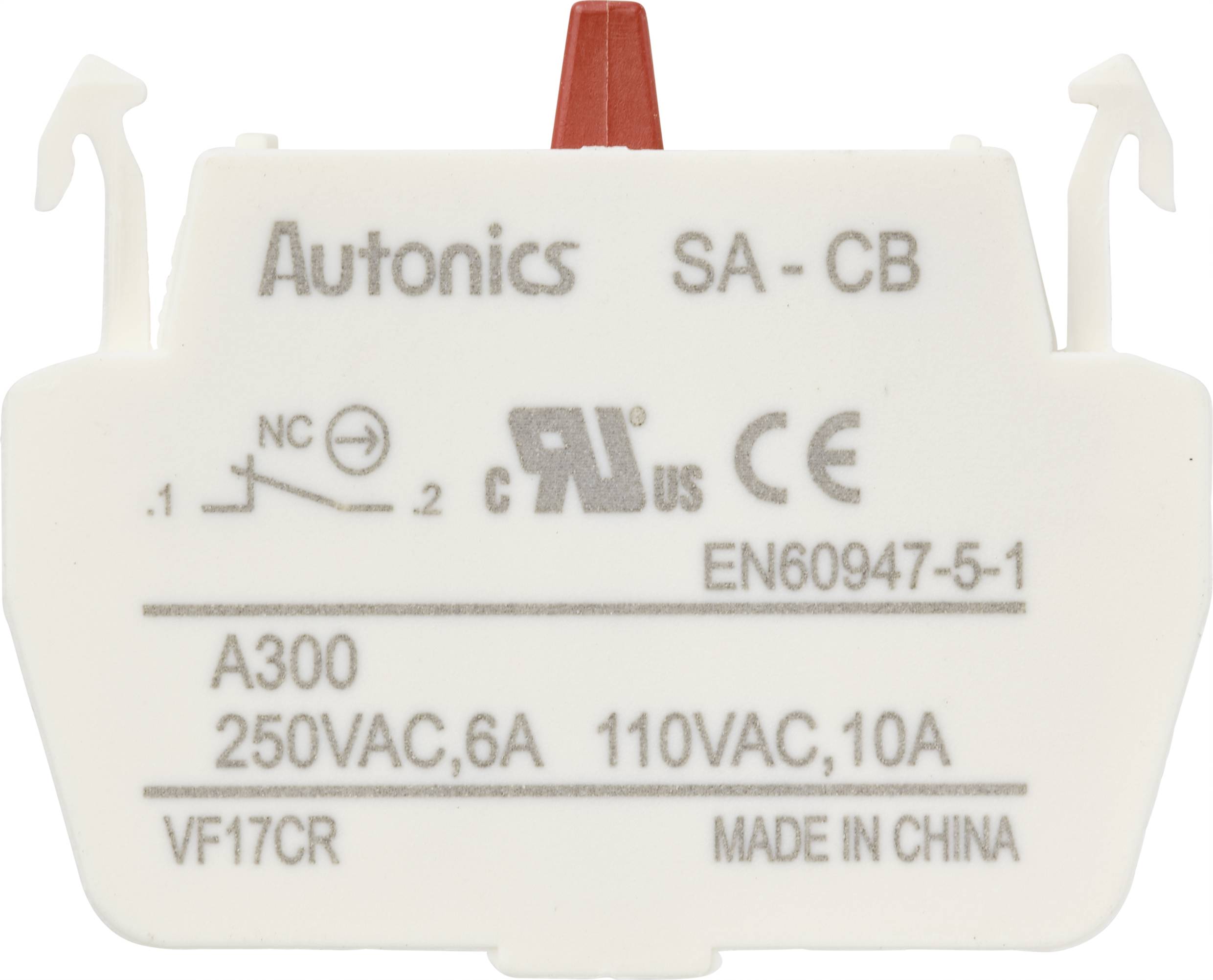 Un microrupteur blanc avec un curseur rouge en haut affiche des spécifications techniques et des certifications de sécurité.