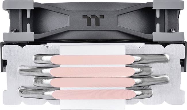 Dissipateur thermique équipé de quatre caloducs métalliques sous un boîtier de ventilateur noir, identifié par un logo central.