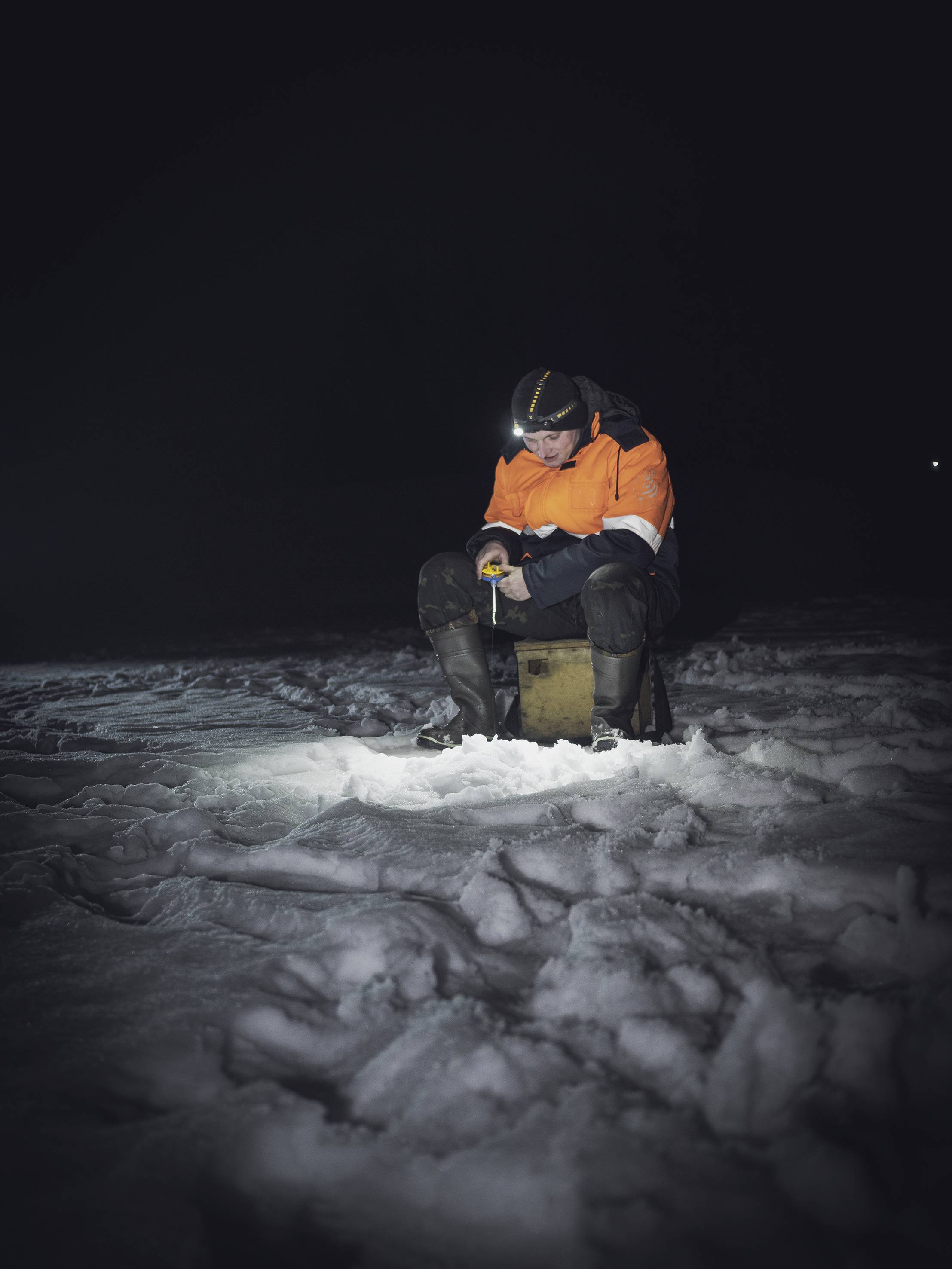 ArmyTek Wizard C2 Magnet White LED Lampe frontale avec support magnétique à batterie 1200 lm 4800 h 64 g