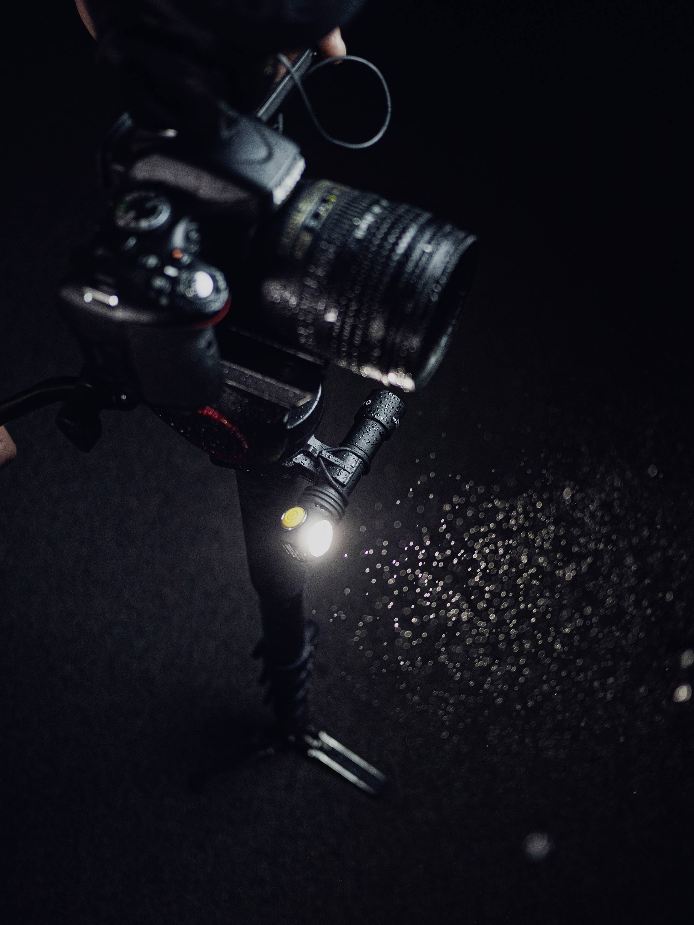 ArmyTek Wizard C2 Pro Nichia Magnet Warm LED Lampe portative avec support magnétique à batterie 1600 lm 4680 h 65 g