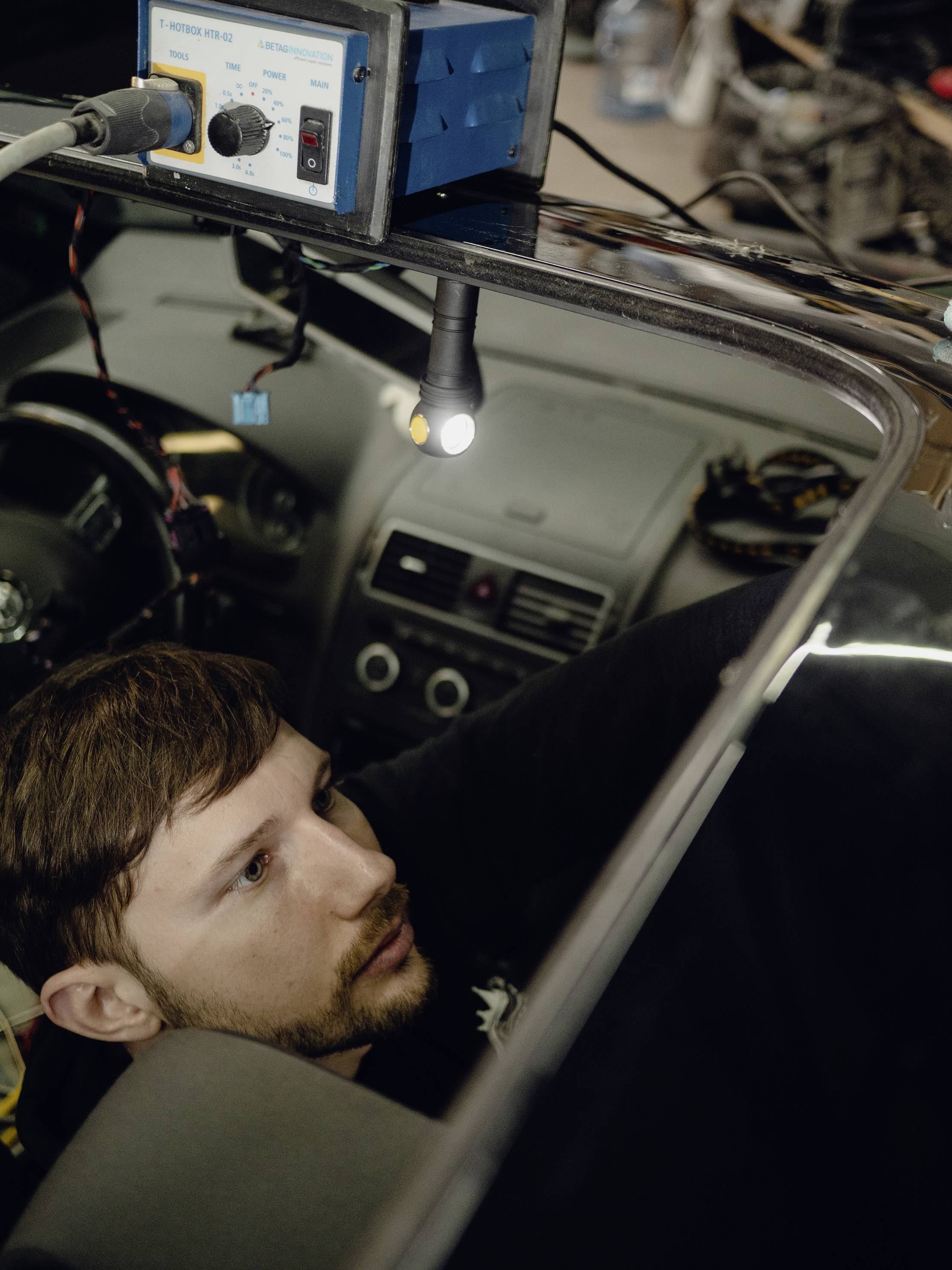 ArmyTek Wizard C2 Pro Nichia Magnet Warm LED Lampe portative avec support magnétique à batterie 1600 lm 4680 h 65 g