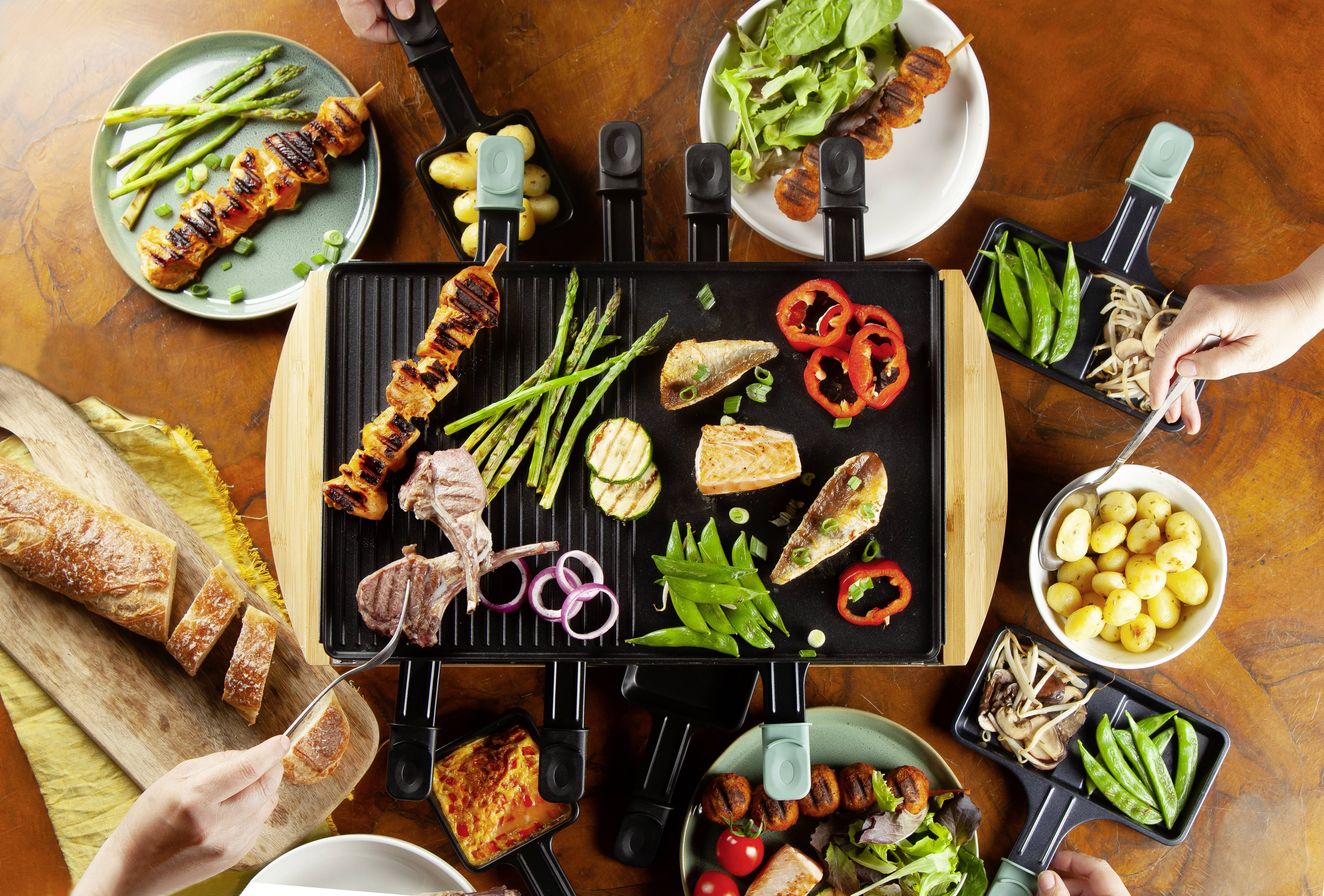 DOMO DO9246G Appareil à raclette 8 poêlons, revêtement anti-adhésif, voyant lumineux noir, bois