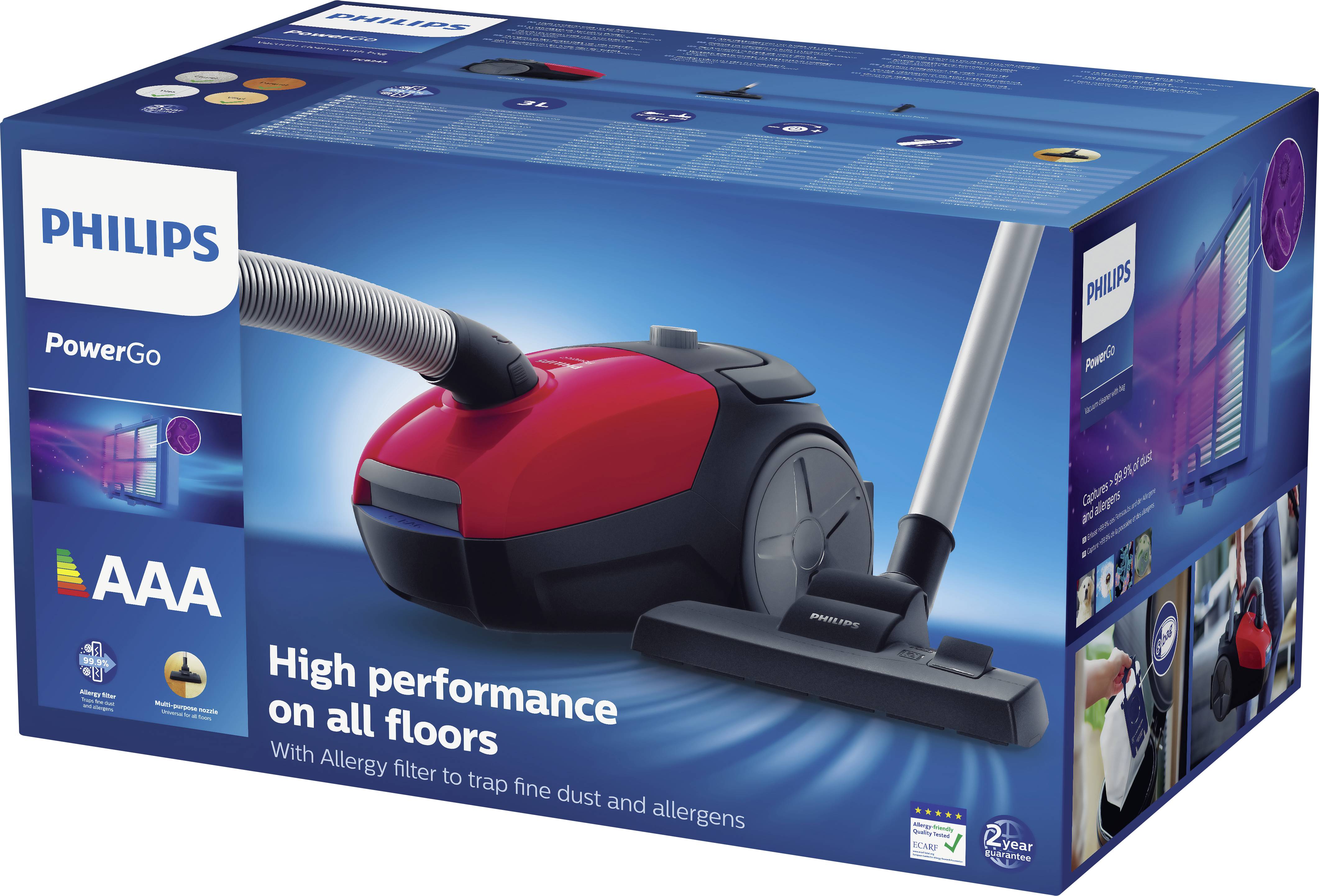 Un aspirateur rouge de la marque Philips sur un emballage bleu. Texte : « Haute performance sur tous types de sols », « AAA », « PowerGo ».