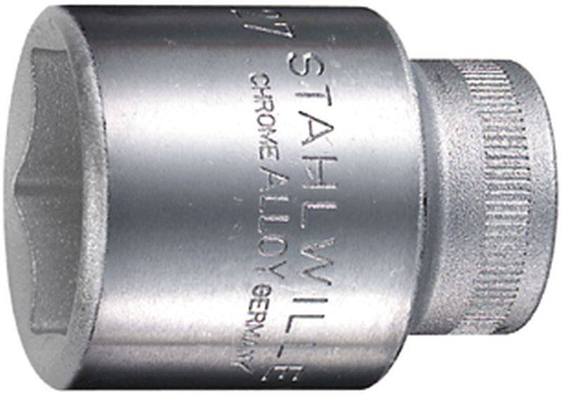 Une douille à embout en argent portant l'inscription 'Stahlwille Chrome Alloy Germany'.