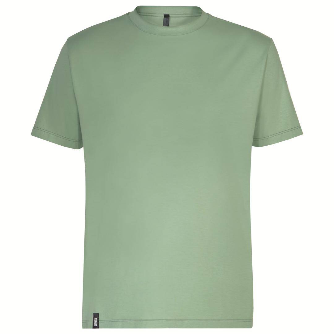 Un t-shirt simple, vert sur un fond blanc. Le t-shirt a des manches courtes et un col rond.