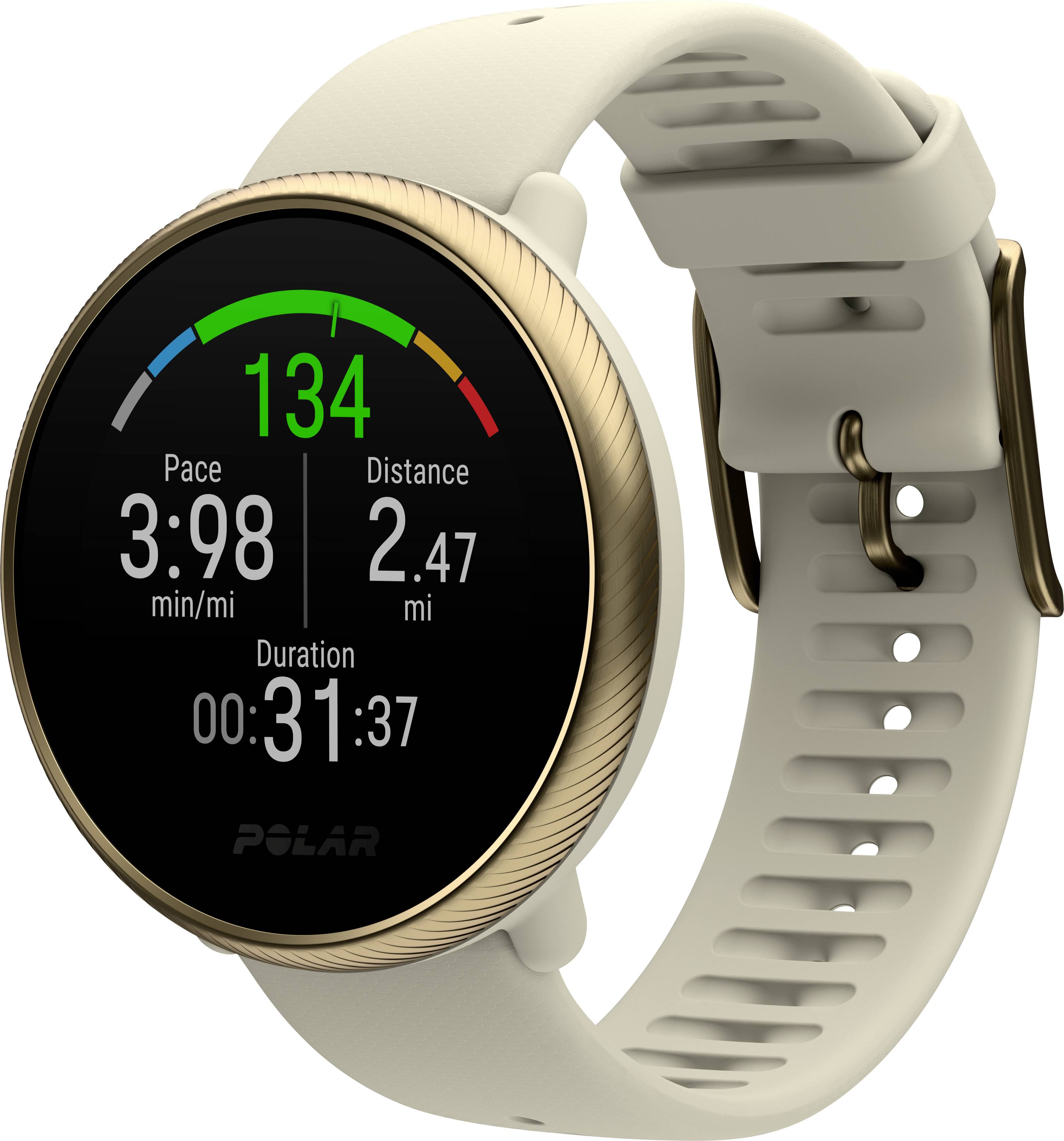 Une montre connectée affiche les données de fitness : 'Allure : 3:98 min/mi', 'Distance : 2,47 mi', 'Durée : 0:31:37', et une fréquence cardiaque de 134 battements par minute.