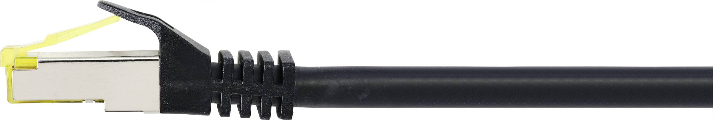 Un câble Ethernet noir avec un clip jaune sur la fiche.