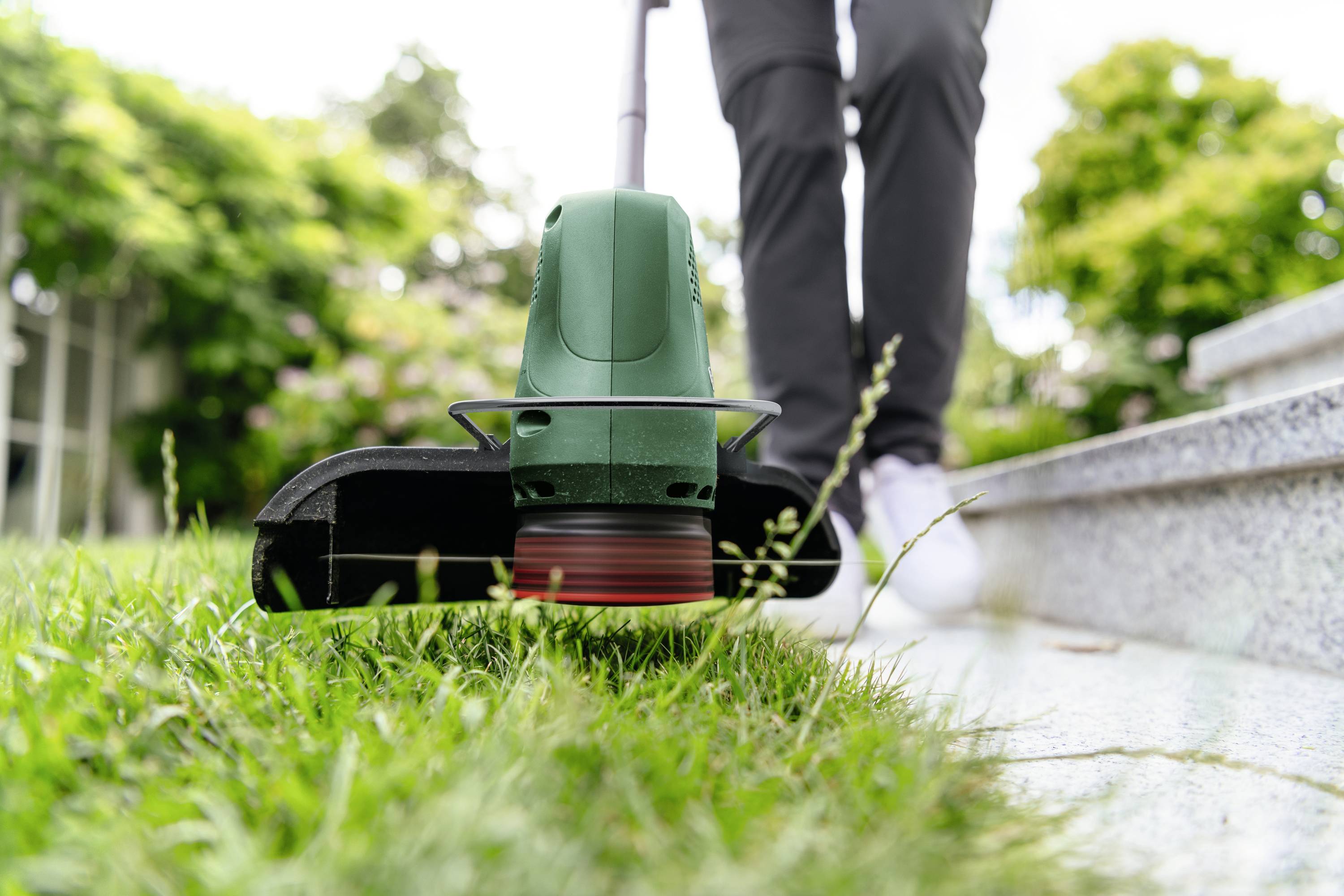 Bosch Home and Garden EasyGrassCut 18V-26 sans fil Coupe-bordures avec batterie, avec chargeur 18 V 2.5 Ah Largeur de coupe