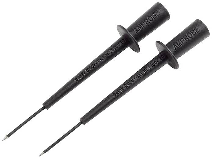Deux pointes de test noires d'Amprobe, avec des pointes métalliques acérées et des poignées isolées, utilisées pour les mesures électriques.