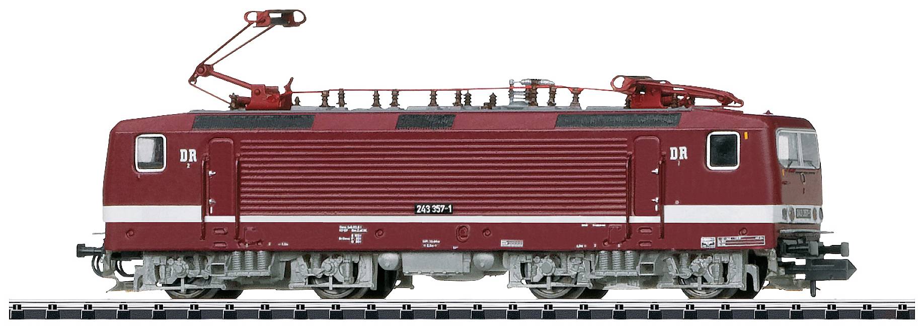 Un modèle de locomotive rouge des chemins de fer de la DR (Deutsche Reichsbahn) avec un pantographe sur les rails.