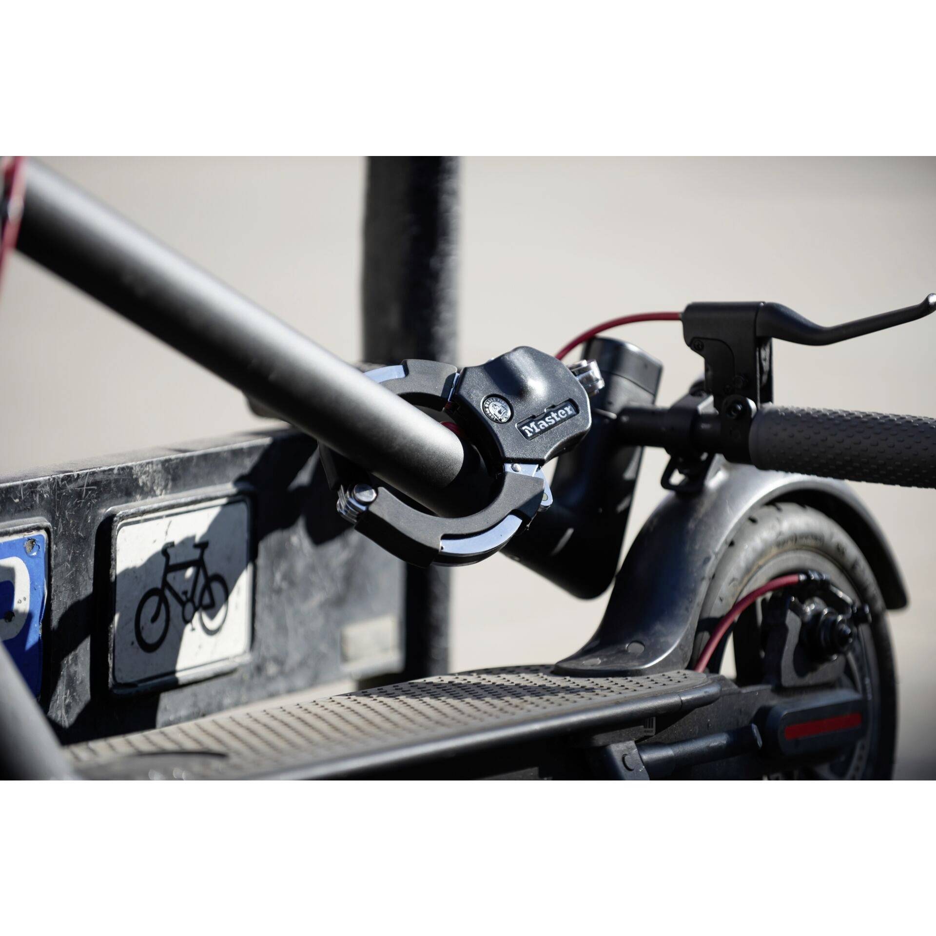 Master Lock 8200EURDPRO Antivol de cadre noir fermeture à clé