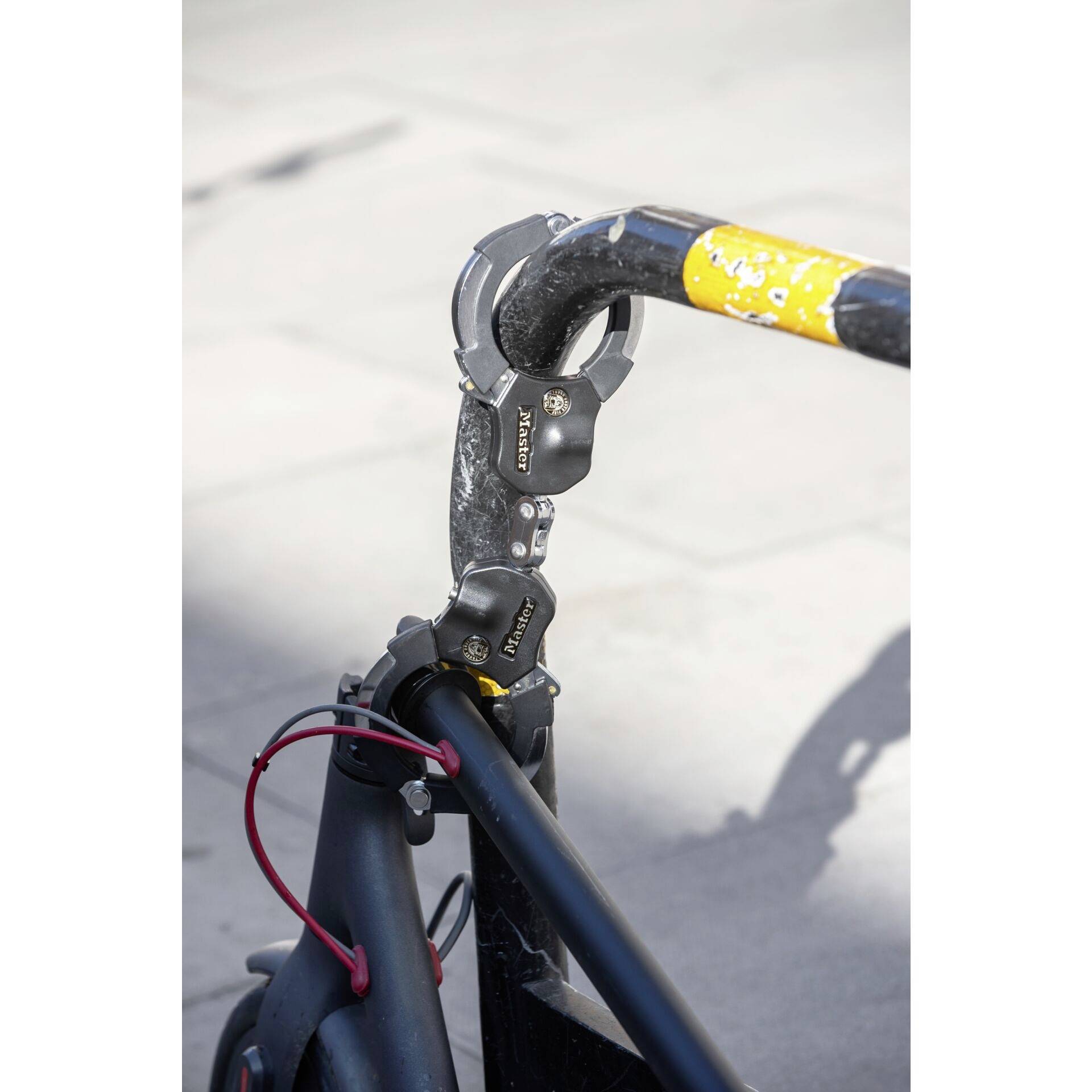 Master Lock 8200EURDPRO Antivol de cadre noir fermeture à clé