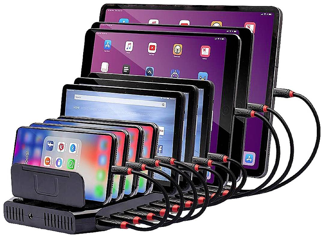 Différentes tablettes et smartphones sont disposés en diagonale dans une station de charge et reliés par de courts câbles.