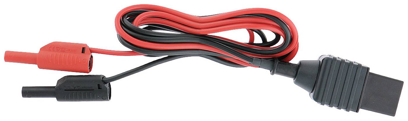 Un câble de batterie noir et rouge avec des pinces crocodiles et une fiche adaptateur, adapté pour se connecter à une batterie de voiture.