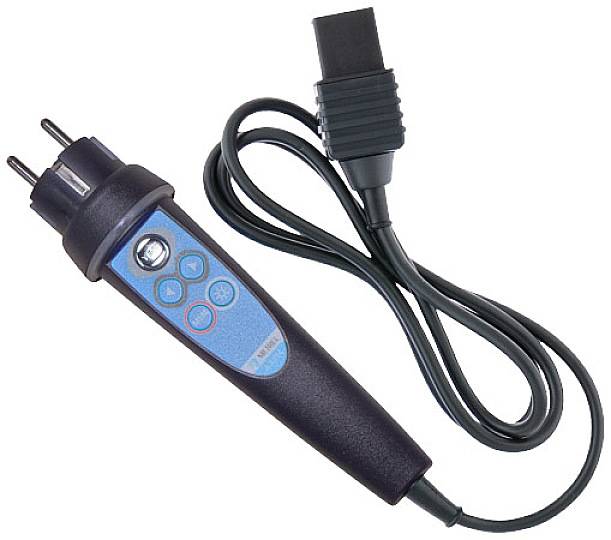 Un testeur de prise électrique noir et bleu avec un câble réseau. Utilisé pour vérifier la sécurité des connexions électriques.