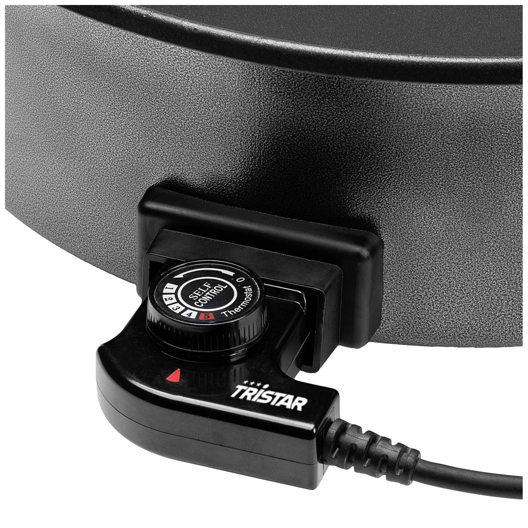 Un grill électrique rond Tristar avec régulateur de température. Le régulateur affiche des valeurs de 1 à 5 et une zone de maintien au chaud.
