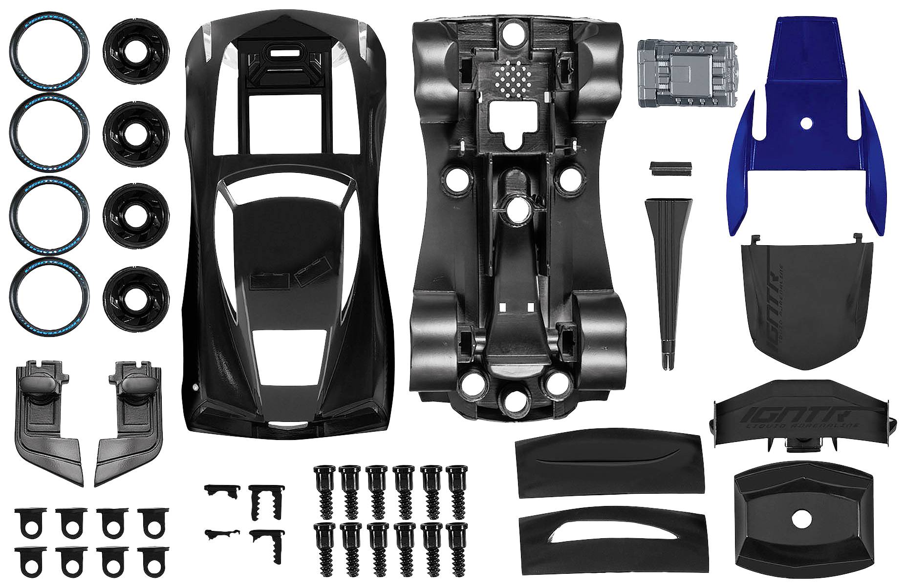 Une voiture miniature démontée composée de pièces noires et bleues. Les pièces individuelles comprennent la carrosserie, les pneus, le châssis et les vis.