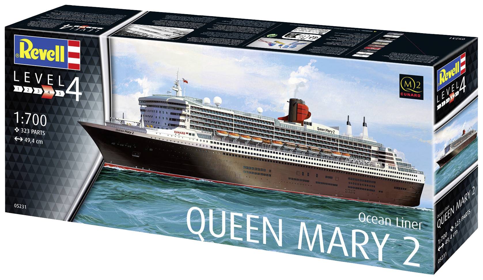 Maquette Revell du 'Queen Mary 2', Niveau 4, Échelle 1:700. Représente le paquebot de croisière sur l'océan avec un ciel bleu en arrière-plan.