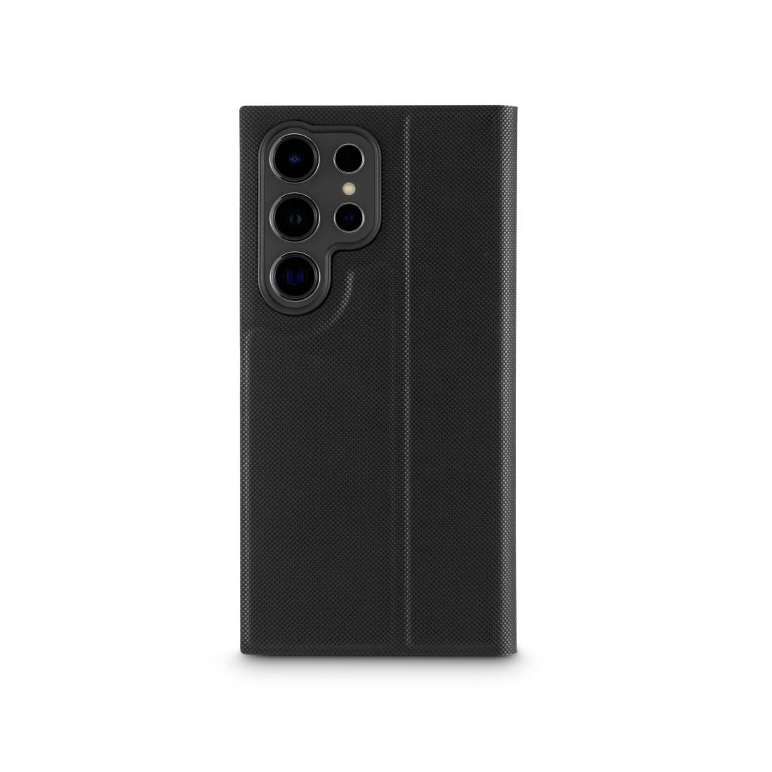 Un téléphone noir avec plusieurs objectifs de caméra à l'arrière, dans un étui de protection.