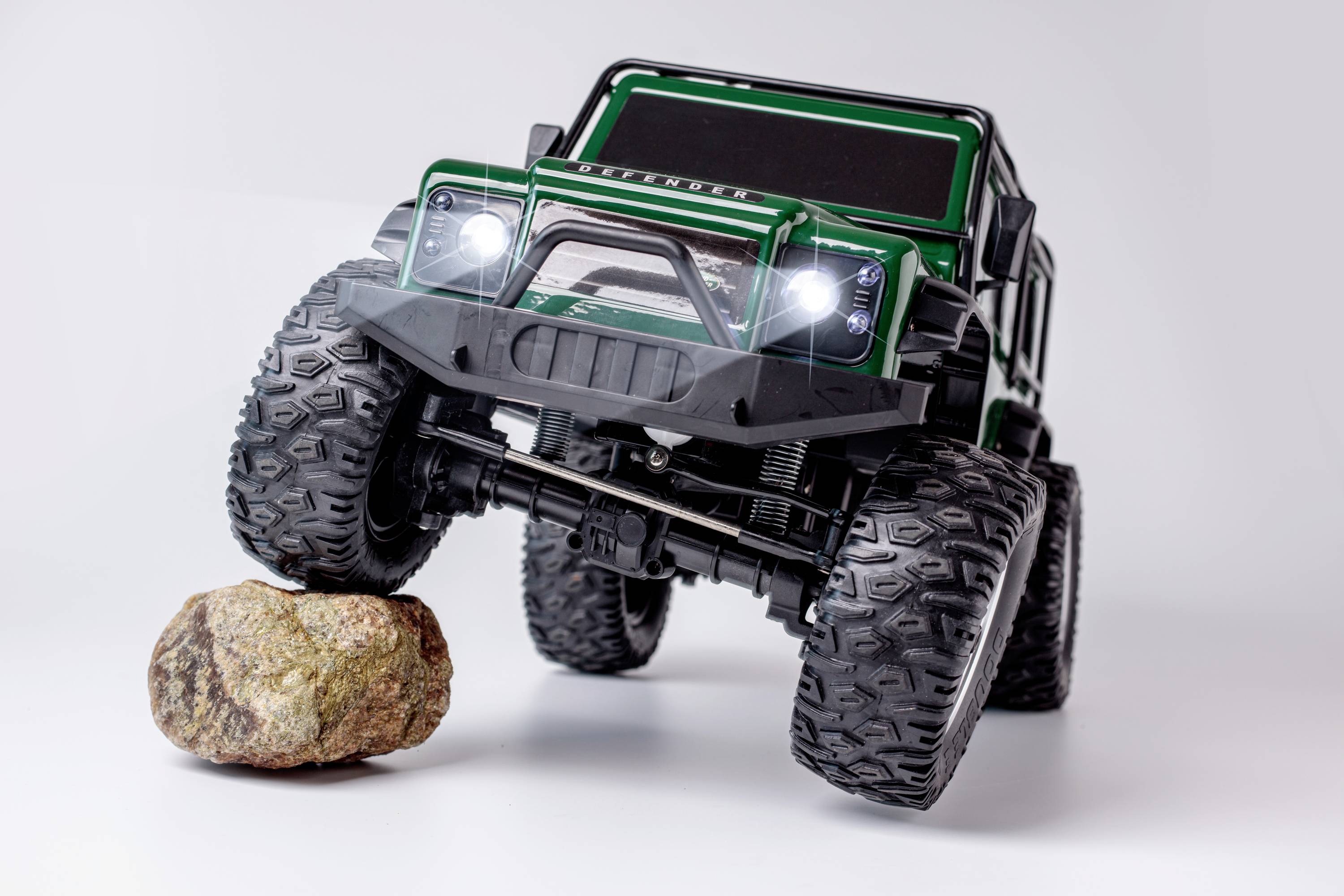 Carson RC Sport Land Rover Defender vert brushless 1:8 Auto RC électrique Véhicule tout-terrain 4 roues motrices (4WD) prêt à