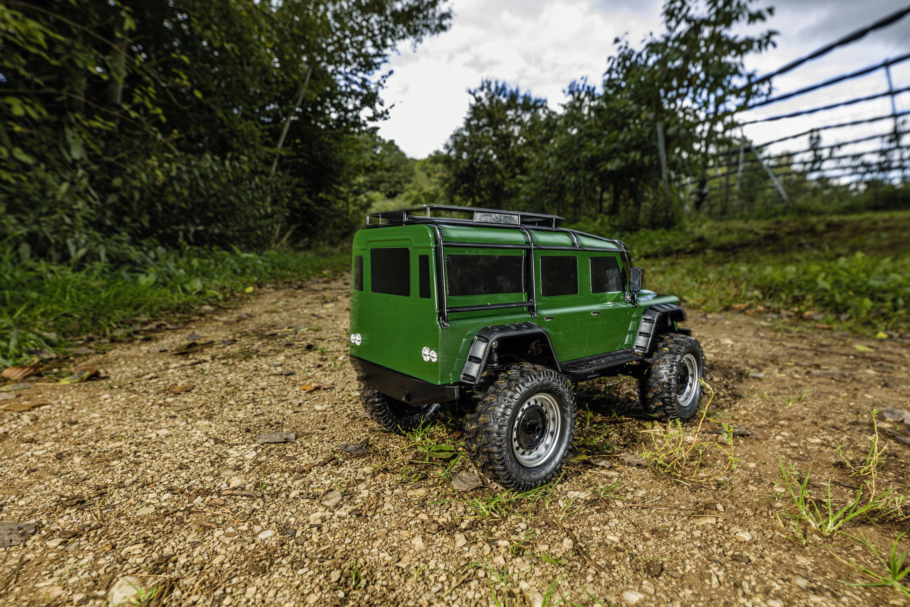 Carson RC Sport Land Rover Defender vert brushless 1:8 Auto RC électrique Véhicule tout-terrain 4 roues motrices (4WD) prêt à