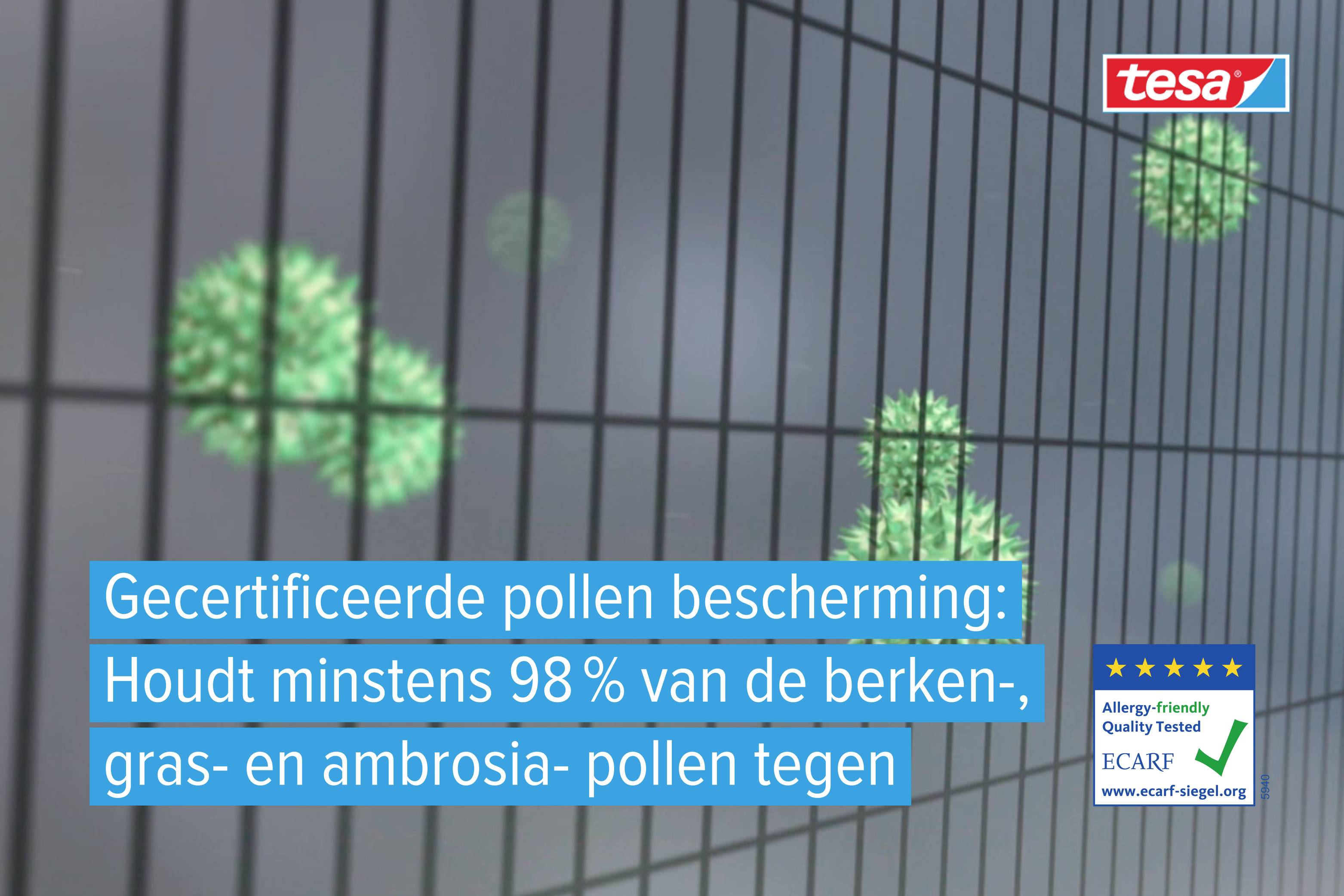 L'image montre un gros plan de pollen arrêtés par une grille de fenêtre. Le texte indique : 'Protection de pollen certifiée : Bloque au moins 98% des pollens de bouleau, de graminées et d'herbe à poux'.