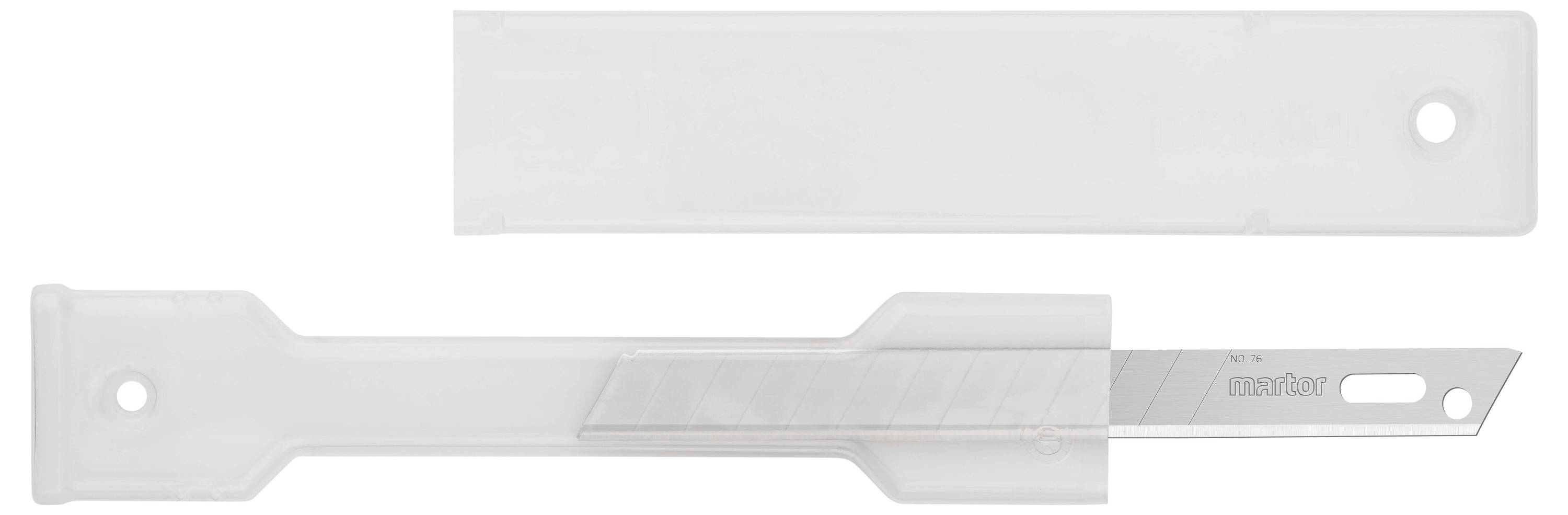 Un étui en plastique blanc avec un protège-lame biseauté contient une lame de couteau portant l'inscription 'martor'.