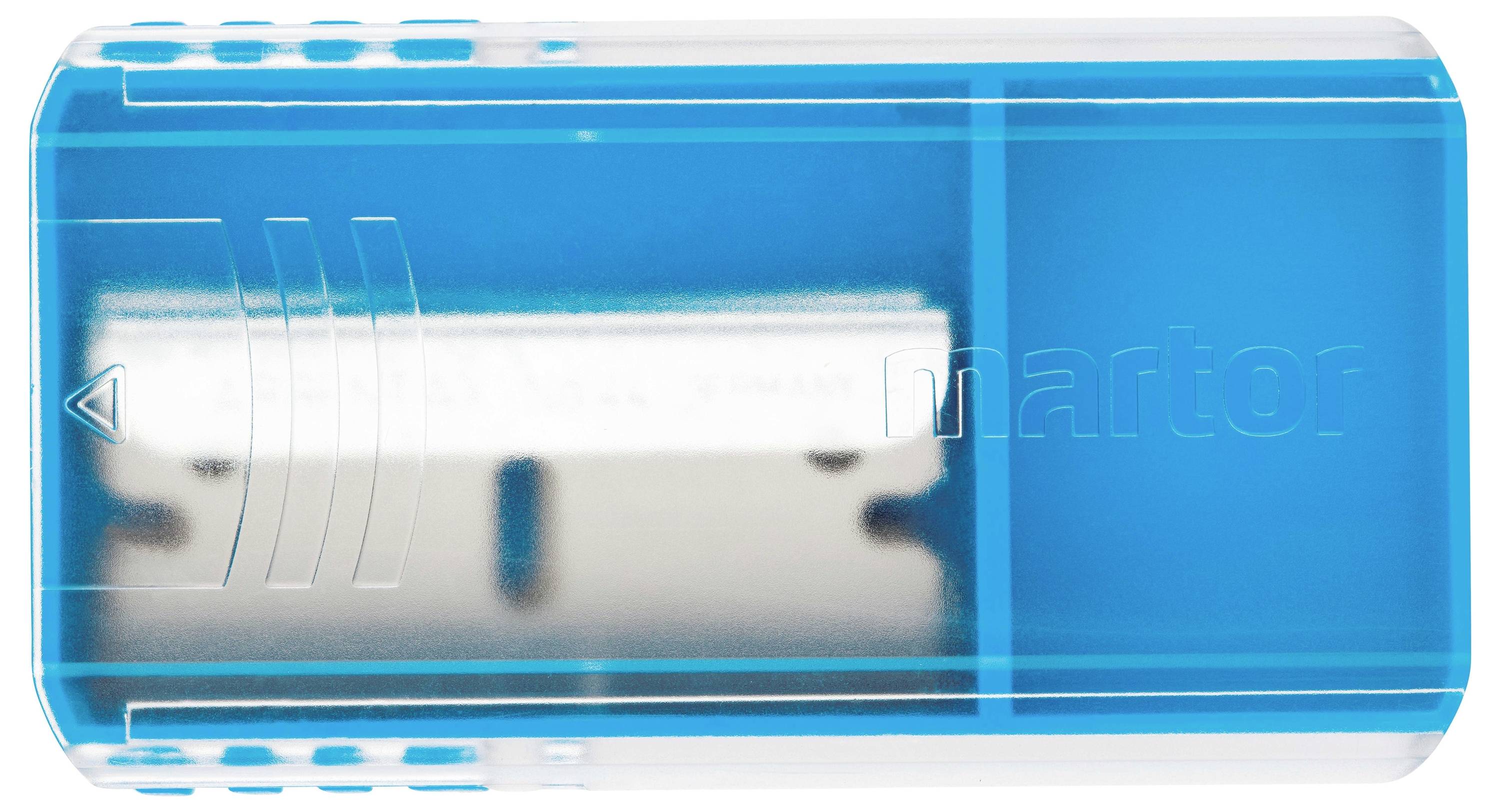 Boîte de lame de sécurité transparente avec couvercle bleu et lame visible à l'intérieur.