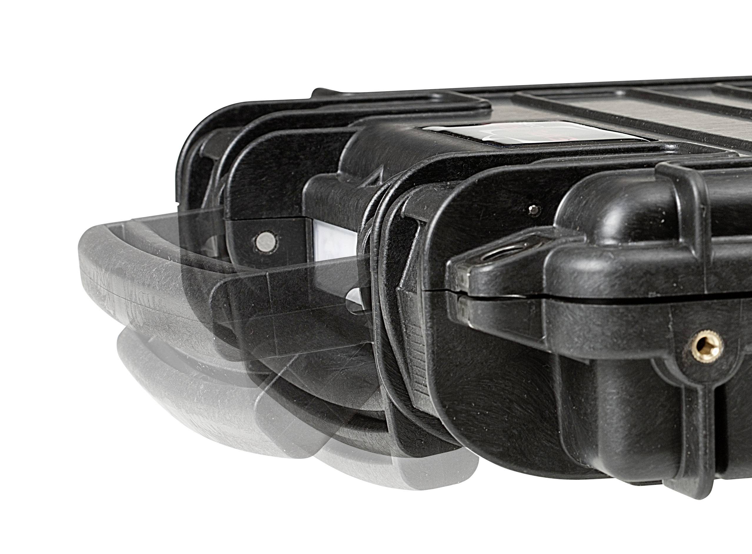 Valise noire au design robuste avec une poignée mobile présentée sous plusieurs angles pour démontrer sa flexibilité.