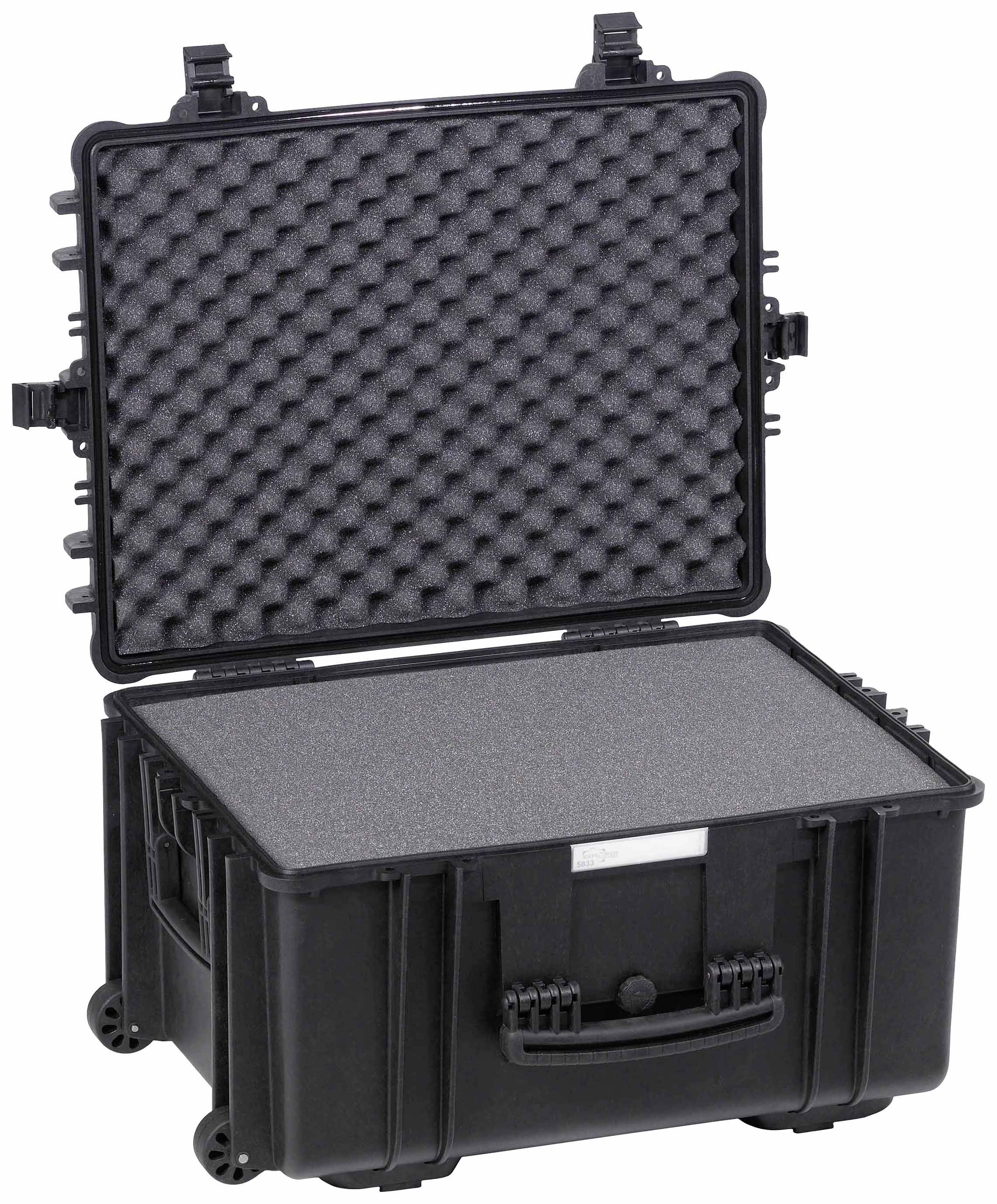 Valise noire rigide avec couvercle ouvert et mousse à l'intérieur, adaptée pour protéger des objets fragiles ou précieux.