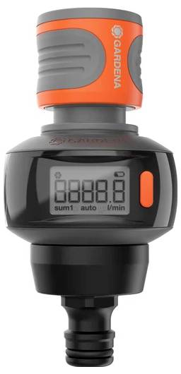 Un débitmètre numérique avec un écran LCD affichant les données de mesure. Il est compact, avec un design orange et noir de Gardena.