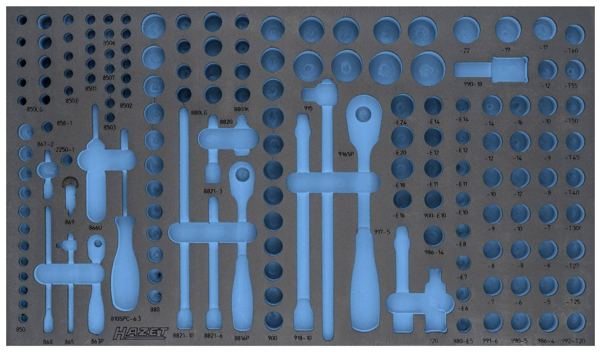 Doublure en mousse avec différents emplacements et compartiments pour clés, écrous et autres outils manuels.