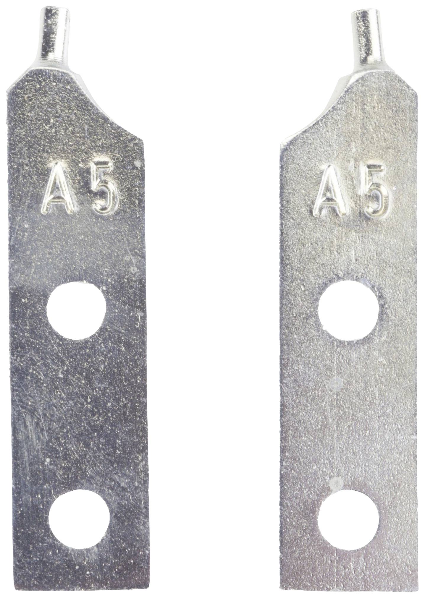 Zwei silberne Metallplatten mit jeweils zwei Löchern und der Prägung 'A5'. Die Platten haben unterschiedliche Breiten an einem Ende.