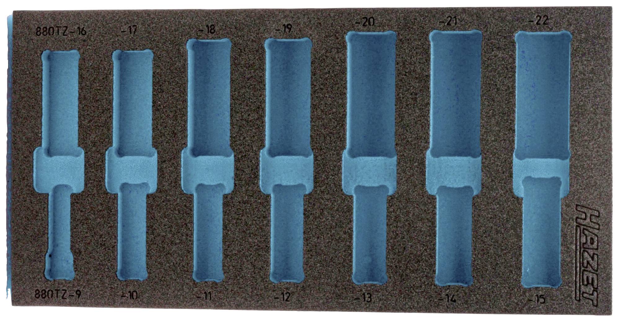 Garniture en mousse avec des découpes bleues pour sept clés à douille de différentes tailles, allant de 16 à 22 mm.
