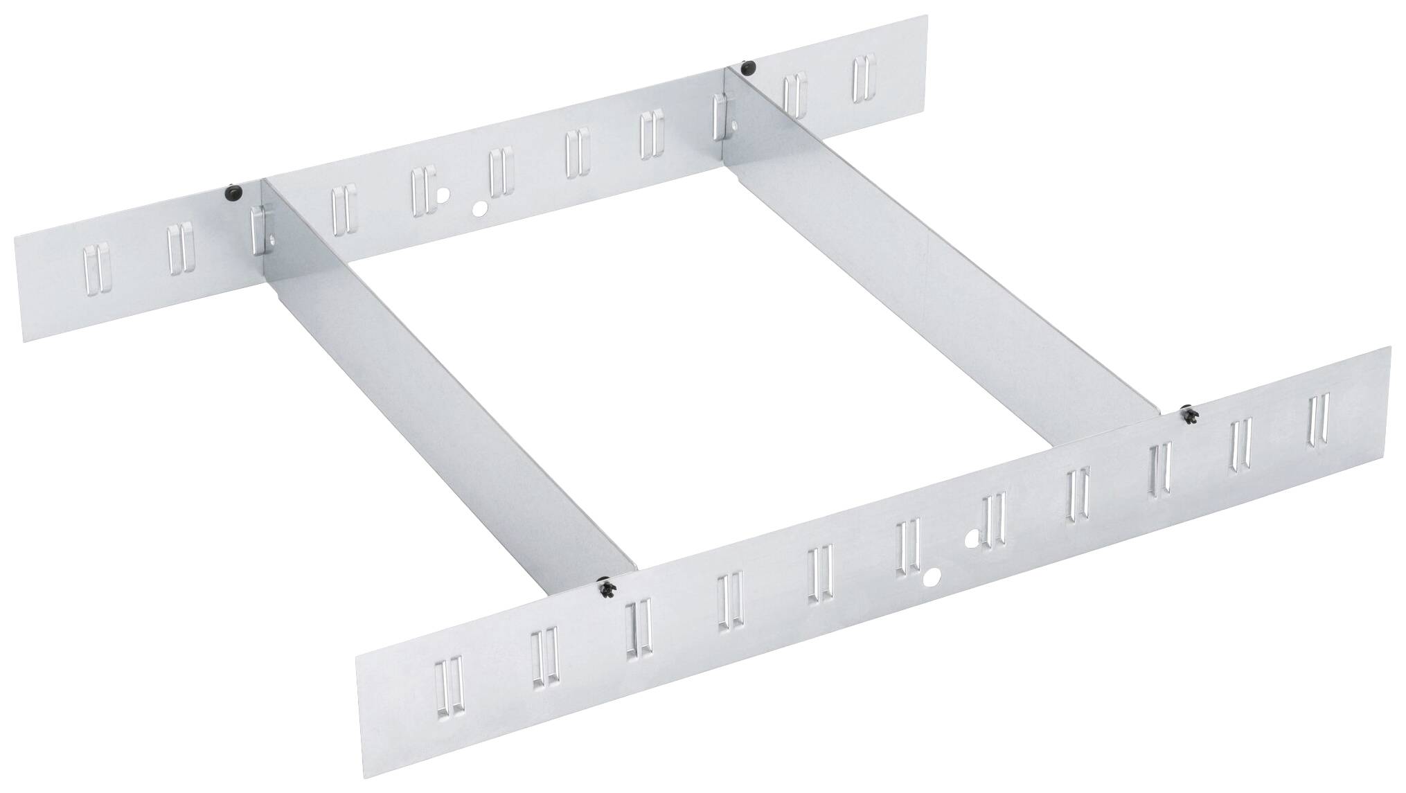 Châssis métallique pour ordinateur, forme carrée, avec plusieurs trous de vis sur les côtés, sur un fond neutre.