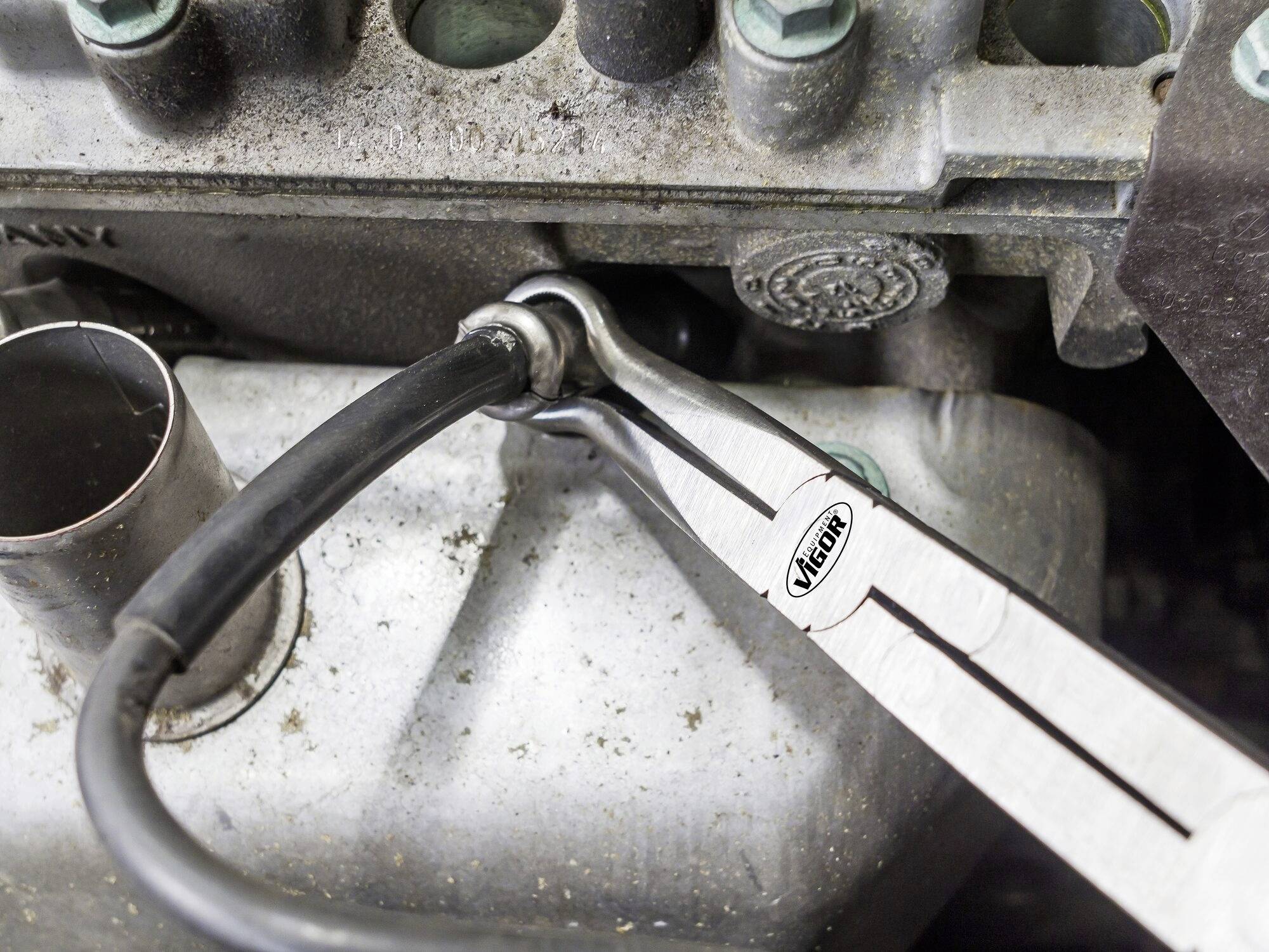 Vigor V5494 Pince à bougie avec double articulation