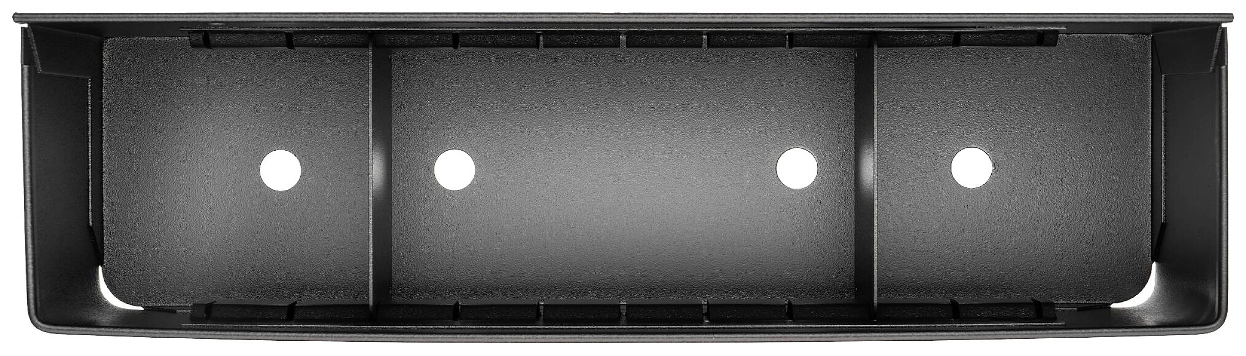 Un support de plaque d'immatriculation rectangulaire en plastique noir avec quatre trous de fixation visibles à intervalles réguliers.