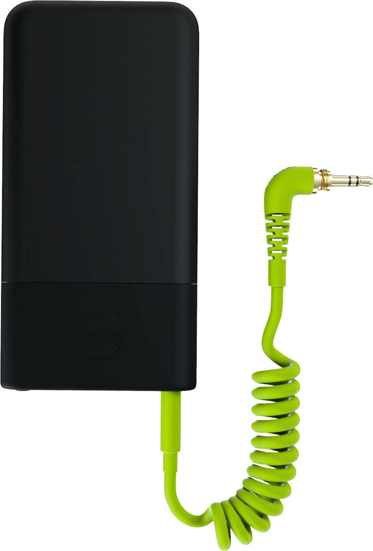 Un adaptateur audio noir rectangulaire avec un câble de connexion spiralé vert et une fiche de 3,5 mm.