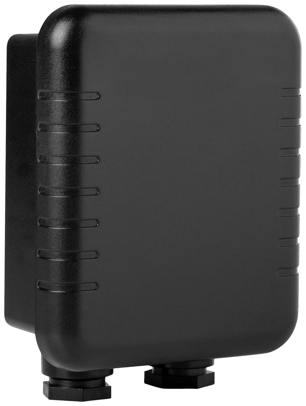 Un boîtier rectangulaire noir aux coins arrondis et avec des rainures latérales, probablement un appareil électronique.