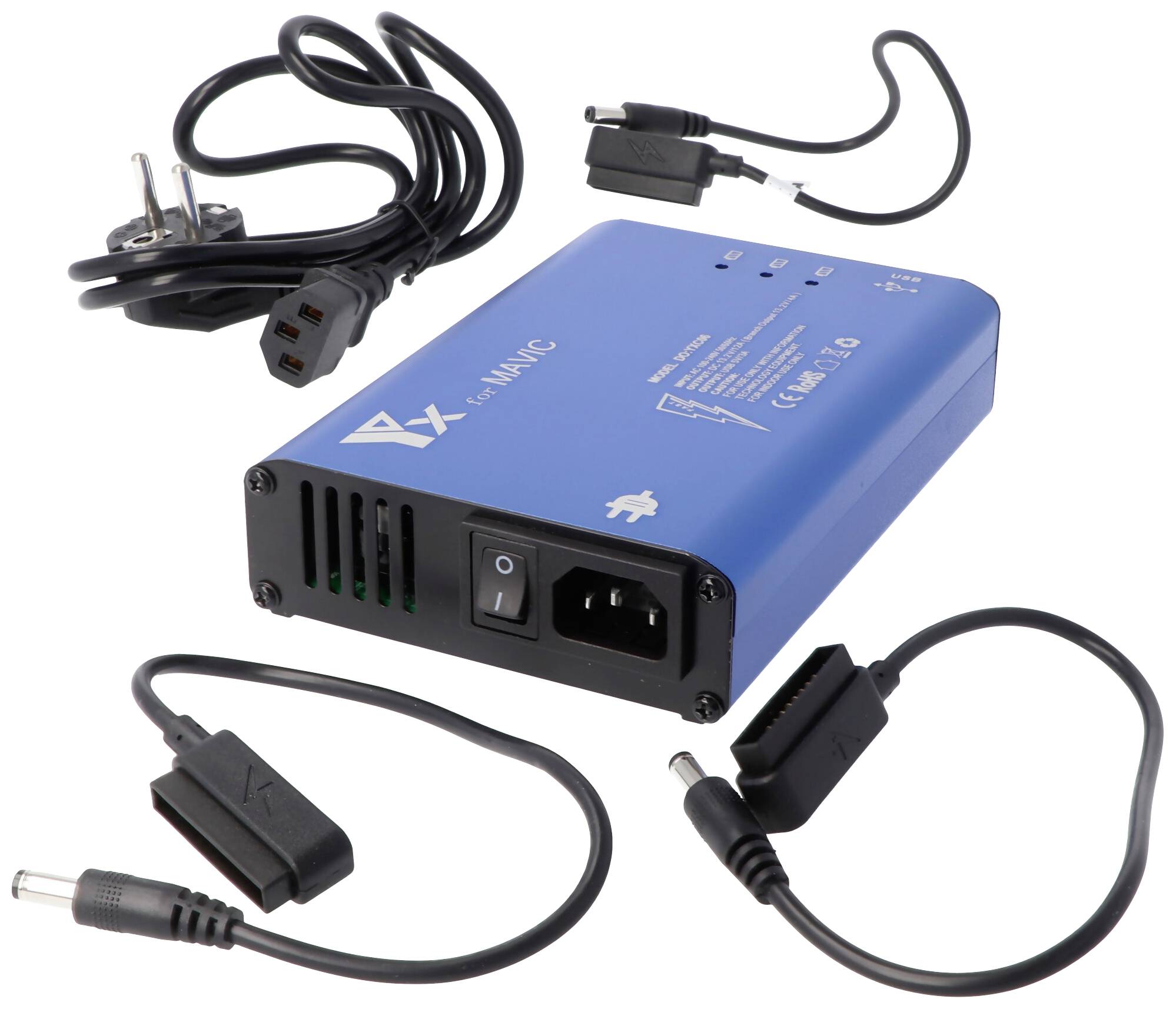 Chargeur bleu avec différents ports et câble secteur.