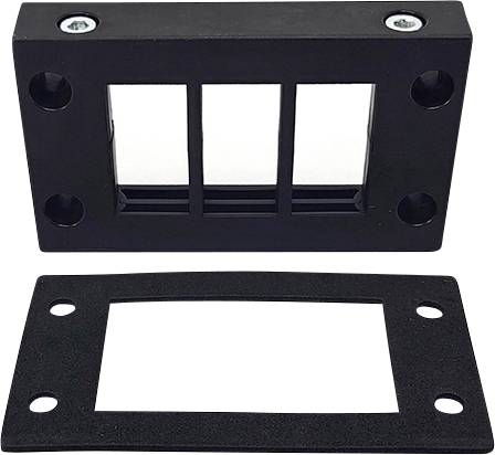 Cadre métallique noir rectangulaire avec trois fenêtres intérieures, à côté duquel se trouve un couvercle noir amovible avec une découpe.