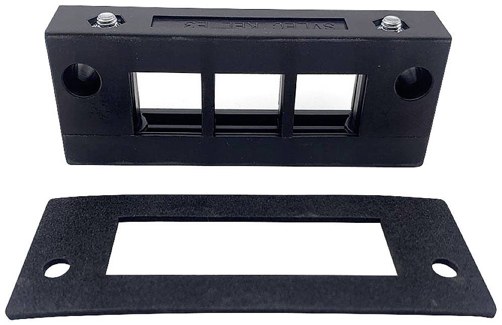 Un support rectangulaire noir en plastique avec trois compartiments transparents et un couvercle amovible, probablement destiné à la sécurisation.