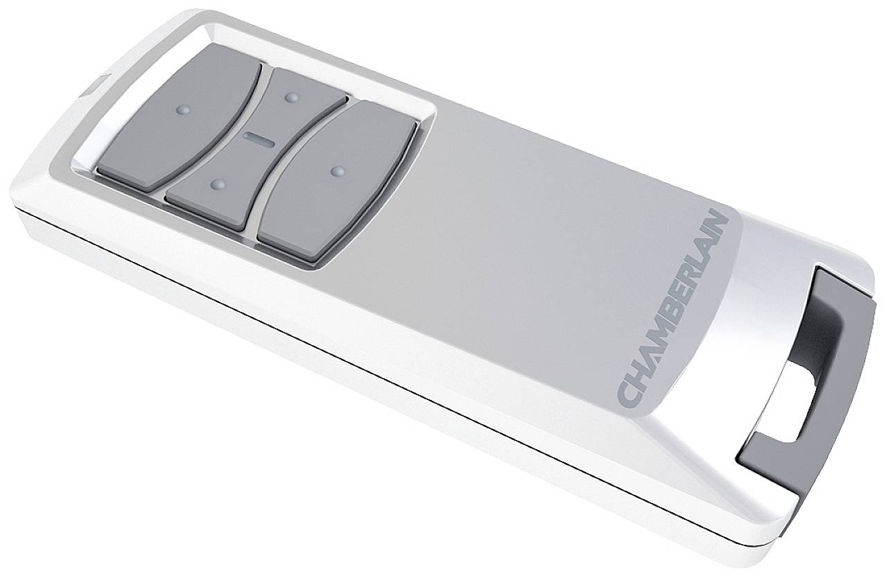 Télécommande argentée de porte de garage Chamberlain avec trois boutons centraux.