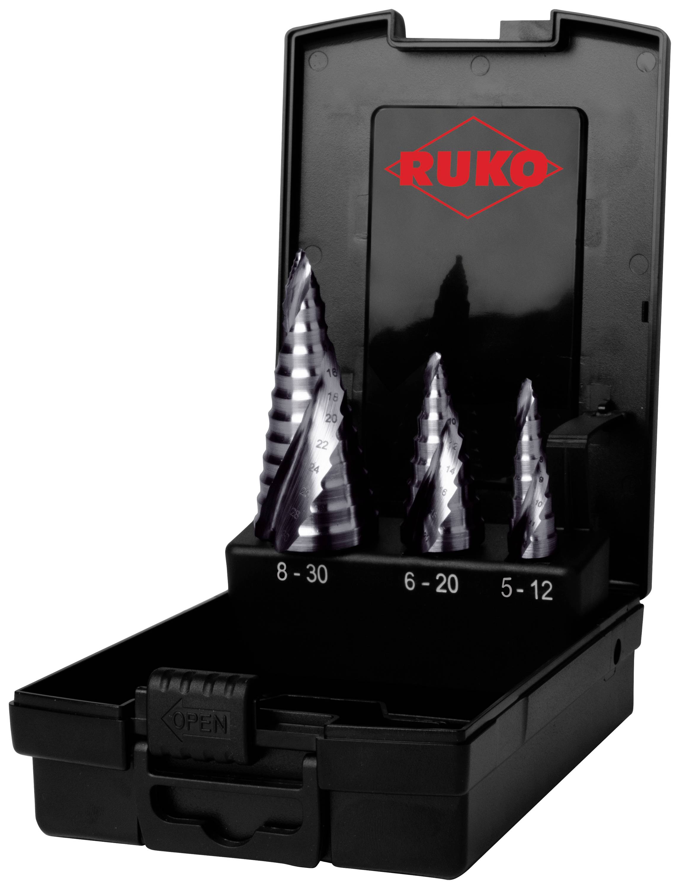 Une boîte noire ouverte contenant un jeu de forets hélicoïdaux de différentes tailles, avec le logo rouge 'RUKO' sur le couvercle.