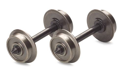 Deux essieux de train miniature en argent avec des roues en métal et des paliers de haute précision.