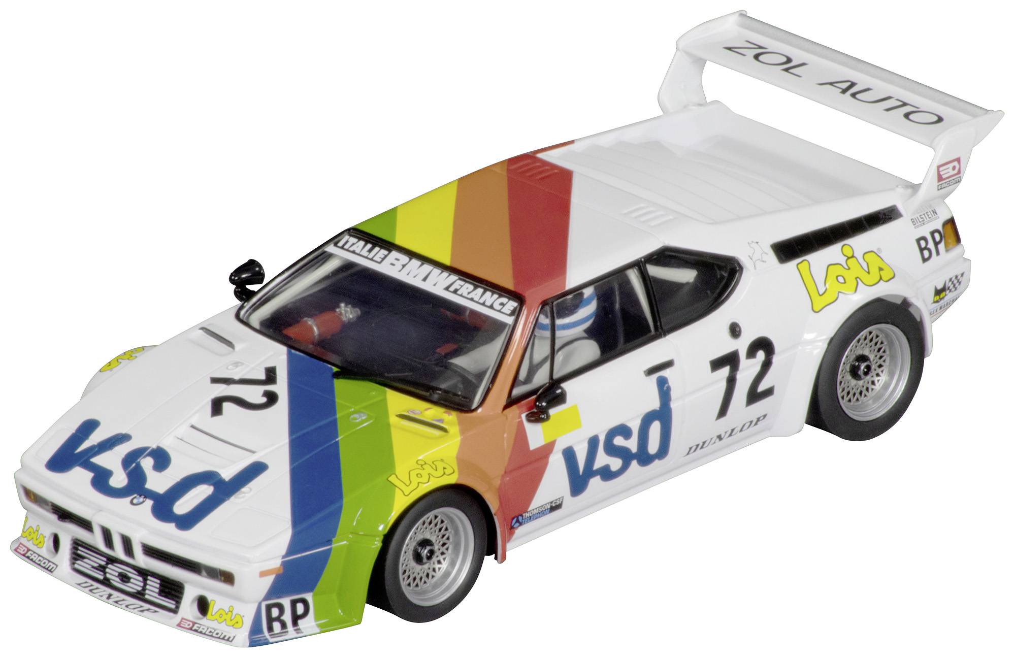 Une voiture miniature de course, peinte en blanc avec des bandes colorées et des logos comme 'vsd'. Le numéro de course '72' est visible sur le côté.
