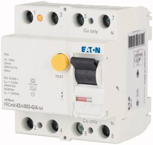 Disjoncteur de protection avec plusieurs bornes et un bouton de test jaune, portant l'inscription 'Eaton' et des spécifications techniques sur la face avant.
